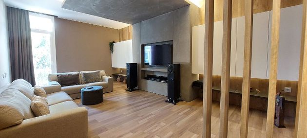 Foto 1 de Casa en venta en Centre - Sabadell de 5 habitaciones con terraza y garaje