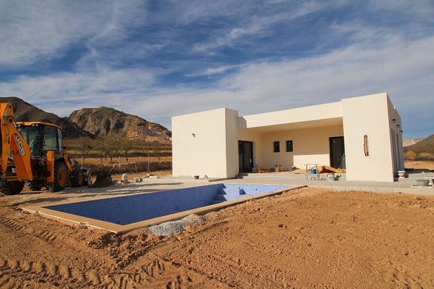 Foto 2 de Chalet en venta en Abanilla de 3 habitaciones con terraza y piscina