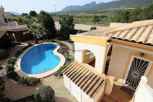 Foto 2 de Venta de casa en Castalla de 4 habitaciones con terraza y piscina