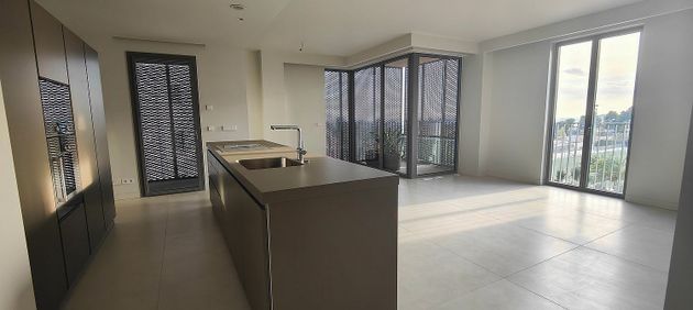 Foto 2 de Alquiler de piso en Sarrià de 3 habitaciones con terraza y piscina