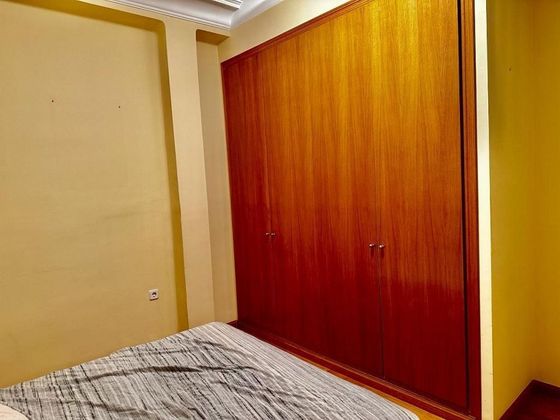 Foto 2 de Piso en venta en calle De Mistral de 3 habitaciones con ascensor