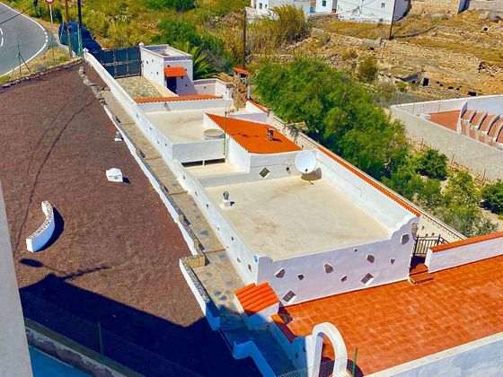 Foto 2 de Chalet en venta en Arico de 2 habitaciones con terraza y garaje