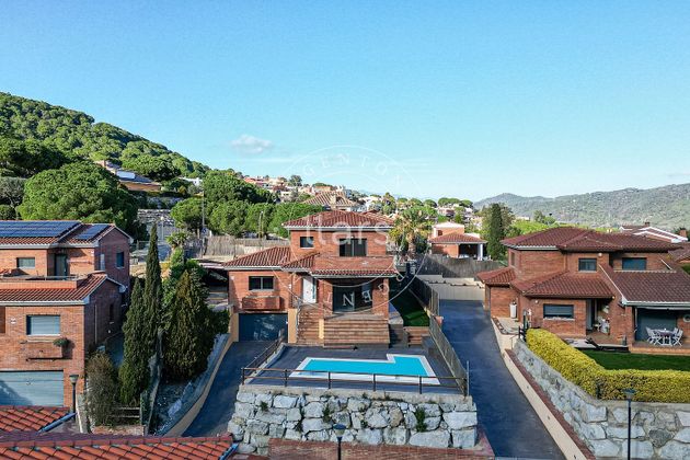 Foto 1 de Venta de chalet en Argentona de 4 habitaciones con terraza y piscina