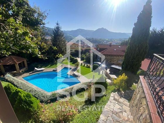 Foto 2 de Xalet en venda a Mioño - Santullán de 8 habitacions amb terrassa i piscina