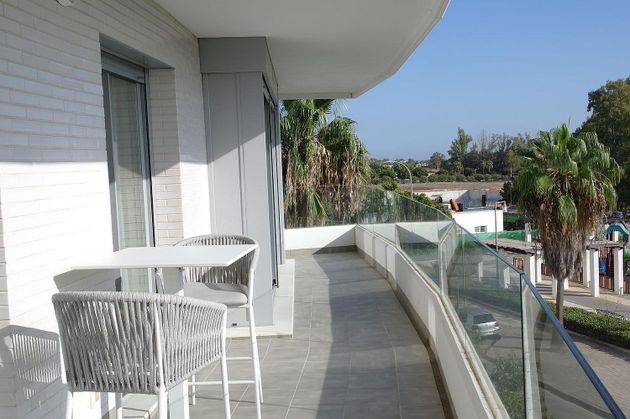 Foto 1 de Àtic en lloguer a calle Miguel Delibes de 4 habitacions amb terrassa i piscina