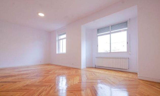 Foto 2 de Piso en alquiler en Castellana de 3 habitaciones con aire acondicionado y calefacción
