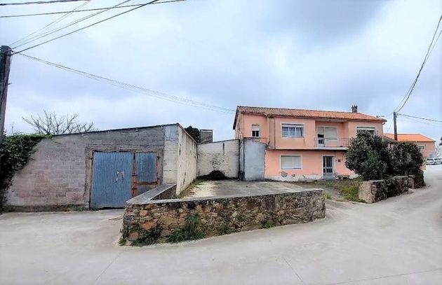Foto 2 de Casa en venda a calle Añobres de 3 habitacions amb garatge i jardí