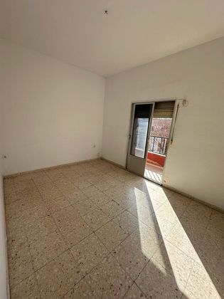Foto 1 de Venta de piso en calle Gurugú de 3 habitaciones con terraza y balcón