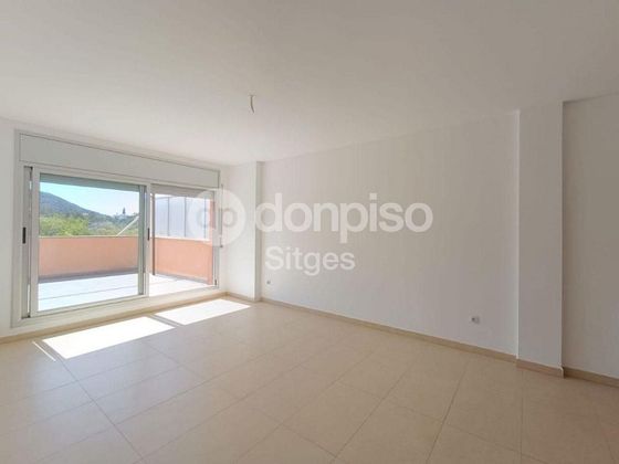 Foto 2 de Pis en venda a Les Roquetes de 4 habitacions amb terrassa i garatge