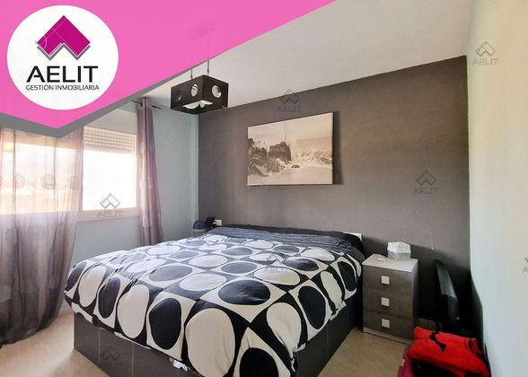 Foto 2 de Pis en venda a Roquetas Centro de 3 habitacions amb garatge i aire acondicionat