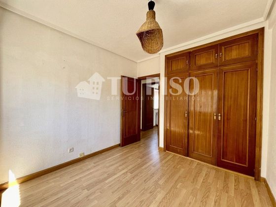 Foto 1 de Piso en venta en Delicias de 2 habitaciones con balcón y aire acondicionado