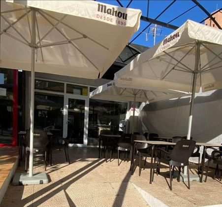 Foto 1 de Local en venta en Pueblo Levante con terraza y aire acondicionado
