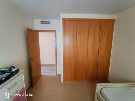 Foto 2 de Alquiler de piso en Les Boqueres-Zona norte de 3 habitaciones con garaje y muebles