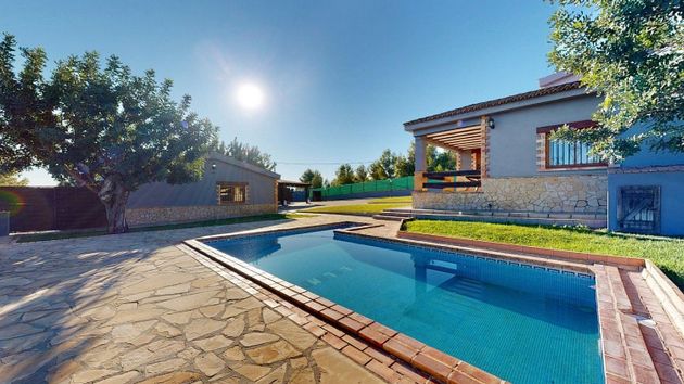Foto 2 de Venta de chalet en Vilamarxant de 4 habitaciones con terraza y piscina