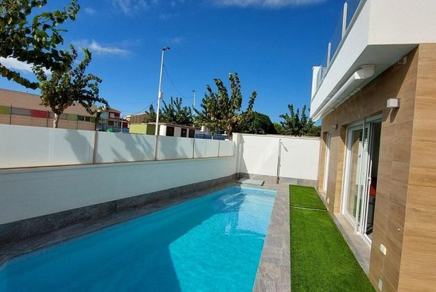 Foto 1 de Casa en venda a Los Peñascos-El Salero-Los Imbernones de 4 habitacions amb terrassa i piscina