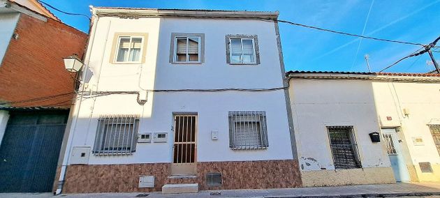 Foto 1 de Casa adossada en venda a calle San Roque de 3 habitacions amb aire acondicionat i calefacció