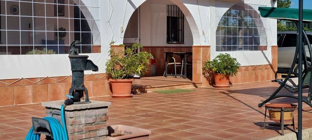 Foto 2 de Chalet en venta en calle Trigo de 5 habitaciones con terraza y piscina