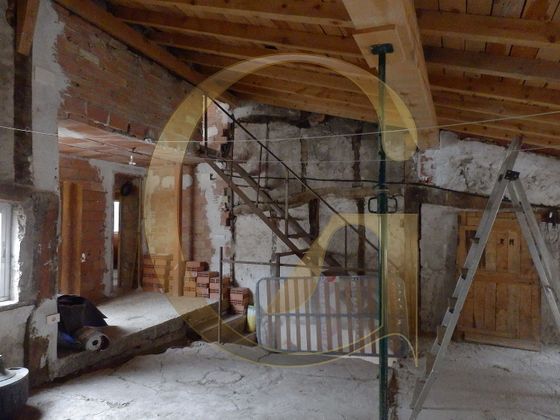 Foto 2 de Casa en venda a Pradoluengo de 4 habitacions amb jardí i calefacció