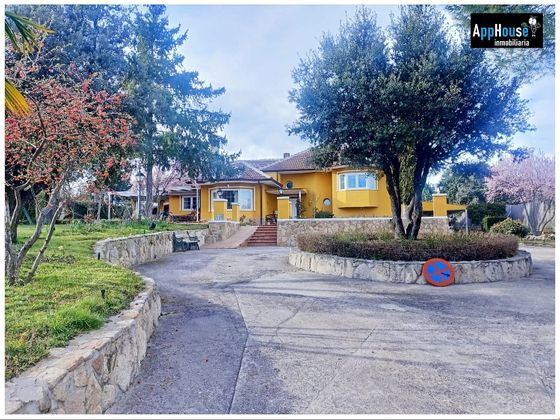 Foto 1 de Xalet en venda a Navalquejigo - Los Arroyos de 4 habitacions amb terrassa i piscina