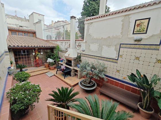 Foto 1 de Casa en venda a Centre - Sabadell de 6 habitacions amb terrassa i garatge