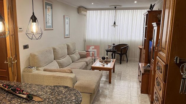 Foto 2 de Piso en venta en Centre - Santa Coloma de Gramanet de 2 habitaciones con aire acondicionado y calefacción