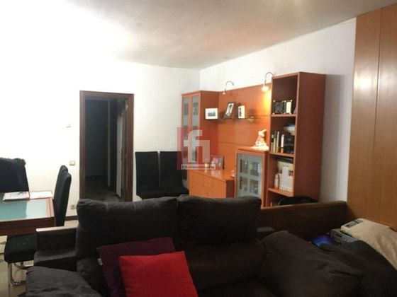 Foto 2 de Piso en venta en Centre - Eixample – Can Llobet – Can Serra de 4 habitaciones con terraza y garaje