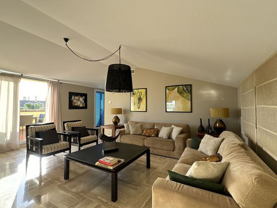 Foto 2 de Ático en venta en Puerto de Sotogrande-La Marina de 4 habitaciones con terraza y piscina