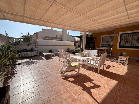 Foto 1 de Chalet en venta en Los Arenales del Sol de 3 habitaciones con terraza y piscina