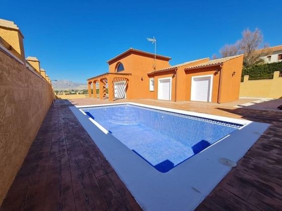 Foto 2 de Venta de casa en Busot de 3 habitaciones con terraza y piscina