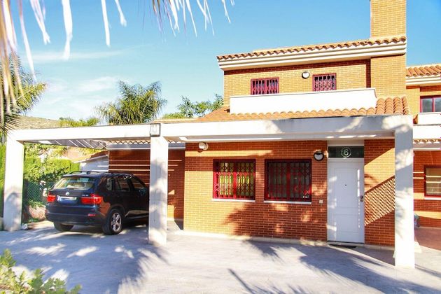 Foto 1 de Casa en venda a Pueblo Acantilado-Venta Lanuza de 3 habitacions amb terrassa i piscina
