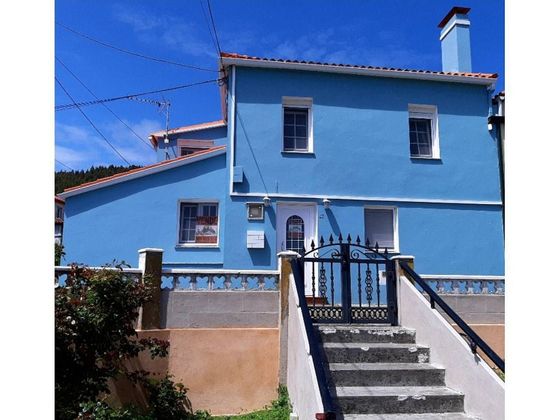 Foto 1 de Casa adossada en venda a Cariño de 3 habitacions amb jardí