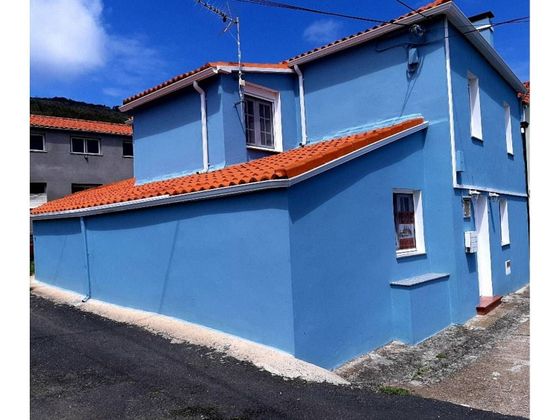 Foto 2 de Casa adossada en venda a Cariño de 3 habitacions amb jardí
