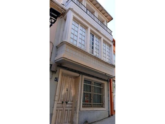 Foto 1 de Casa en venda a calle Centeás de 6 habitacions amb terrassa