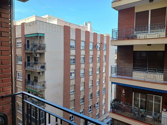 Foto 1 de Venta de piso en Santa María de Gracia de 3 habitaciones con balcón y ascensor