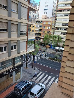 Foto 1 de Venta de piso en Santa María de Gracia de 5 habitaciones con balcón y calefacción