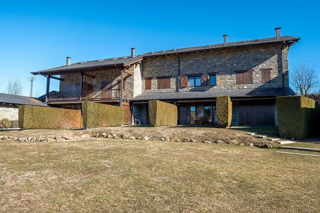 Foto 1 de Casa en venta en Bellver de Cerdanya de 4 habitaciones con terraza y garaje