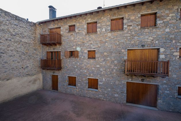 Foto 1 de Pis en venda a Alp de 3 habitacions amb garatge i balcó
