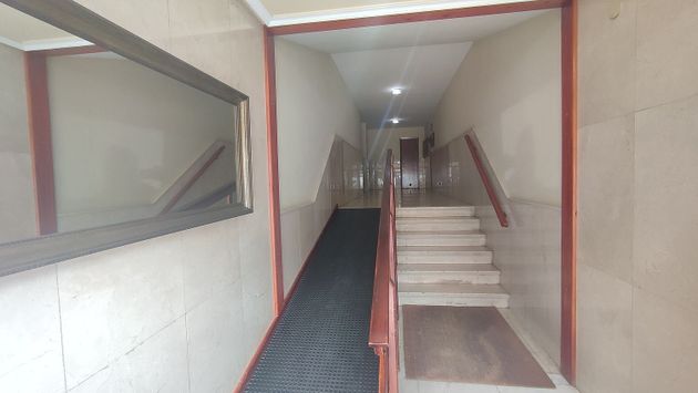 Foto 2 de Venta de piso en calle Flórez Estrada de 4 habitaciones con calefacción y ascensor