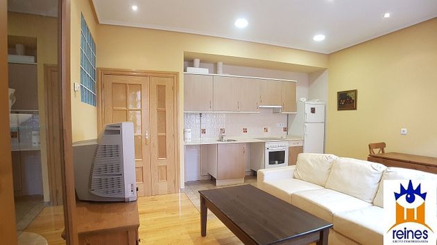 Foto 1 de Pis en venda a calle Marqueses de la Vega de Anzo de 2 habitacions amb calefacció i ascensor