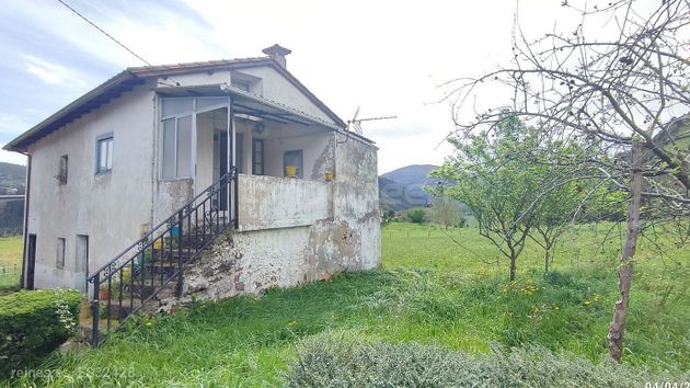 Foto 1 de Chalet en venta en calle Cornellana de 3 habitaciones con terraza y jardín