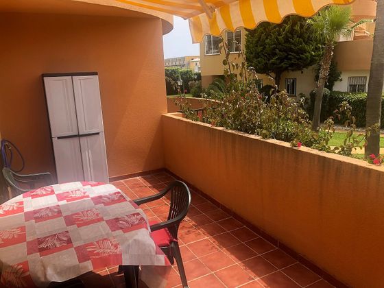 Foto 2 de Piso en alquiler en Vera Playa Naturista de 1 habitación con terraza y piscina