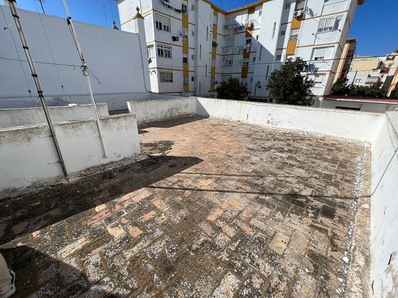 Foto 2 de Venta de chalet en calle Santa Bárbara de 3 habitaciones con terraza