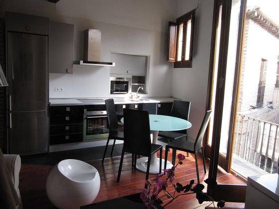 Foto 2 de Dúplex en venda a Casco Histórico de 2 habitacions amb balcó i aire acondicionat