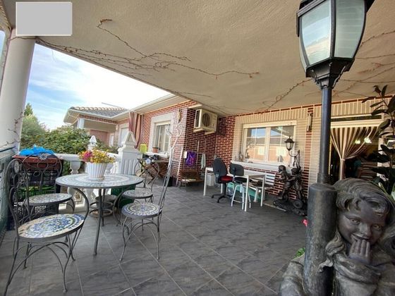 Foto 2 de Casa en venda a Cabrerizos de 4 habitacions amb terrassa i garatge