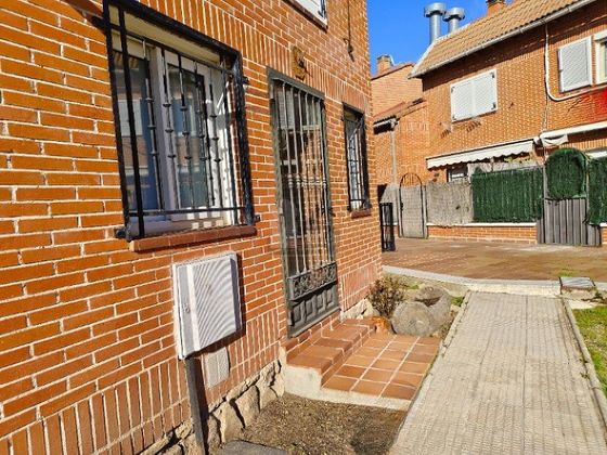 Foto 1 de Casa en venta en Cabrera (La) de 4 habitaciones con terraza y piscina
