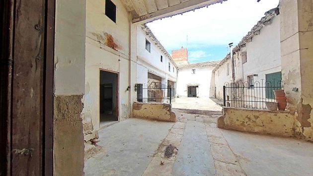 Foto 1 de Casa adosada en venta en calle Pedralba de 4 habitaciones con terraza