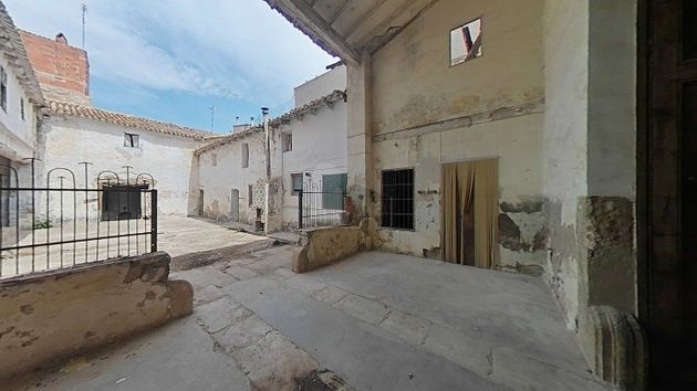 Foto 2 de Casa adosada en venta en calle Pedralba de 4 habitaciones con terraza