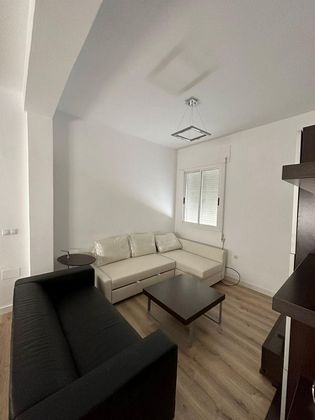 Foto 2 de Pis en lloguer a Casco Histórico de 3 habitacions amb mobles i aire acondicionat
