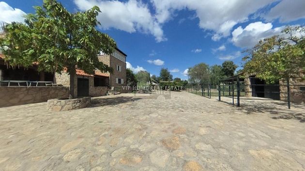 Foto 2 de Venta de chalet en Espinoso del Rey de 5 habitaciones con terraza y piscina