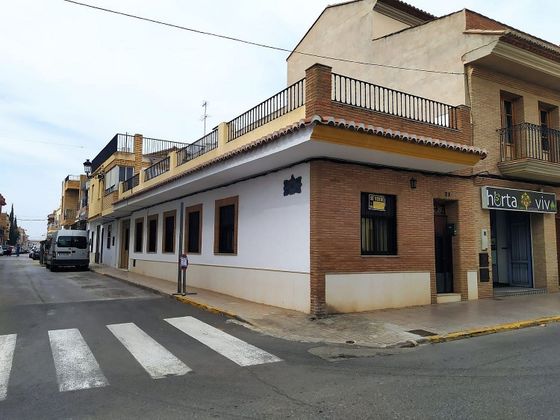 Foto 2 de Casa en venda a calle Calavari de 5 habitacions amb terrassa i garatge